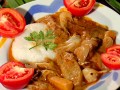 خمیر برنج توگویی با خورش بادام زمینی ( به زبان ایو)