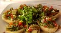 前列腺癌的救命飲食：番茄黃瓜九層塔沙拉和純素肉糜捲配蘑菇醬汁