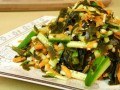 Cherie Soria szakács a Living Light Culinary Arts-tól: Tengeri zöldség és uborka saláta