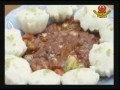 Bavarian Onion Tofu Roast with Bread Dumplings and Red Cabbage (In German)