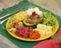 伝統的なガーナのワチェとビーガンシト（豆ご飯と辛味ペッパーソース) (ガー語)