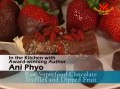 受賞作家アニーヒョウさんのキッチンから: ロースーパーフード　チョコトリュフと果物のディップ